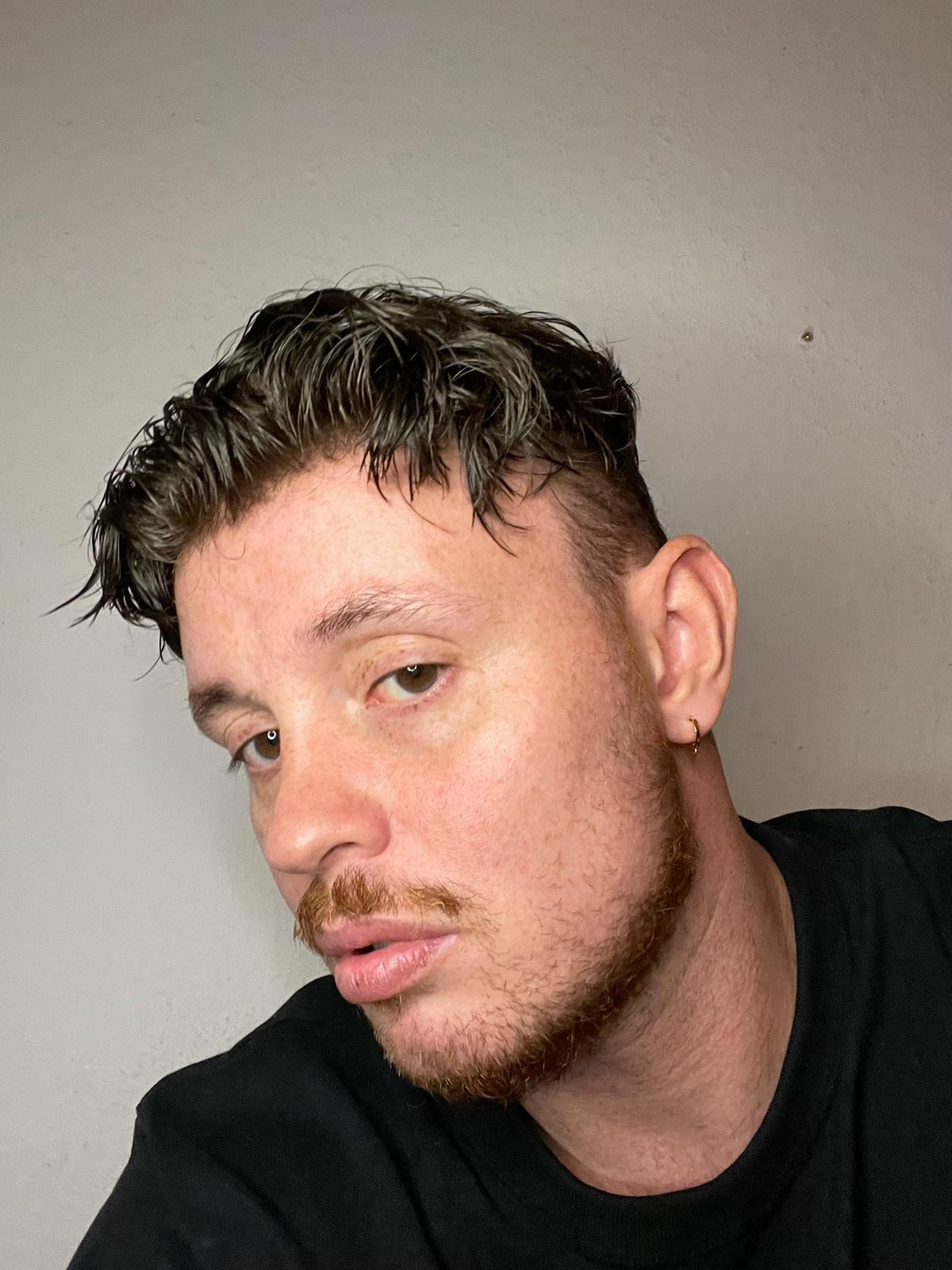 Model mit Haarsystem, Fokus liegt auf der Front