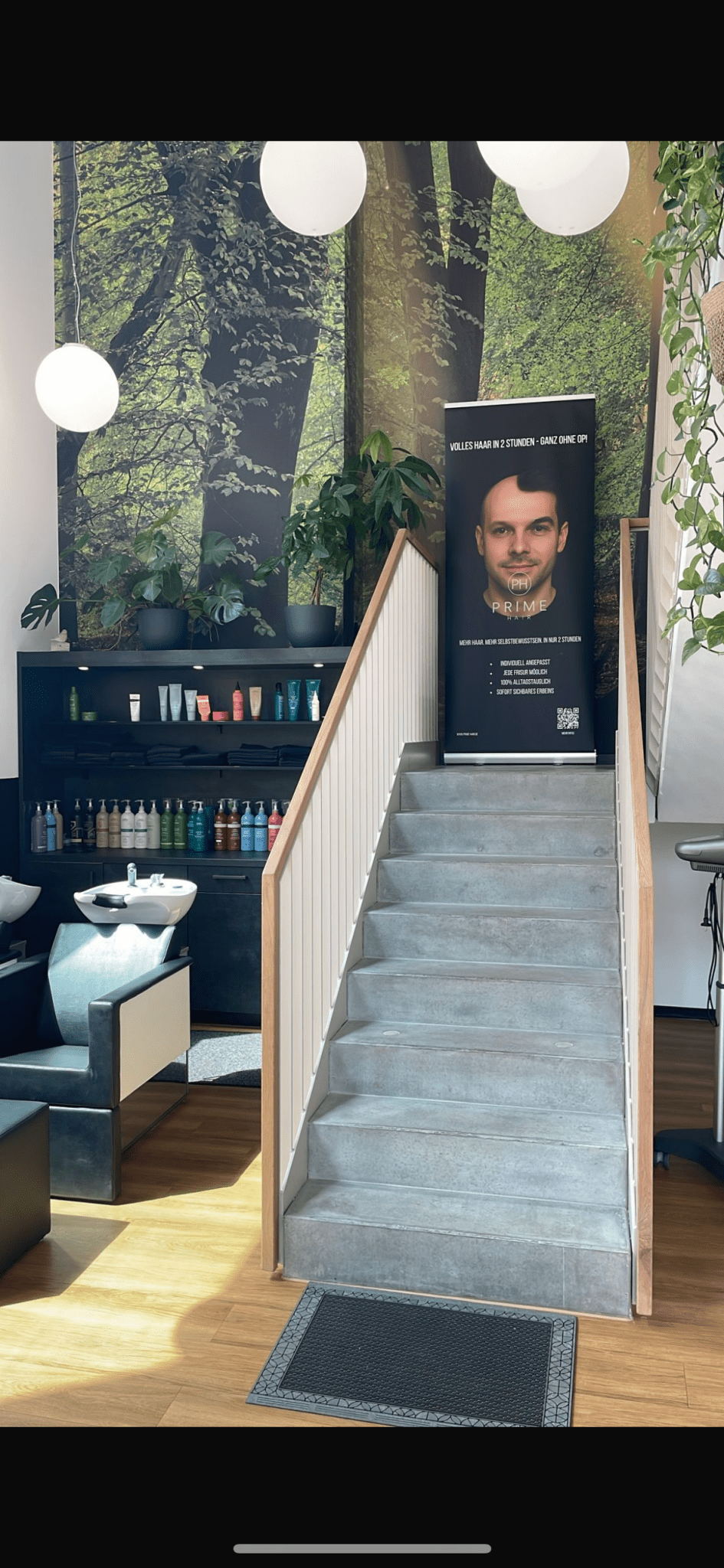 Studio mit PRIME HAIR Banner
